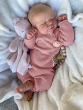Carica l'immagine nel visualizzatore di Gallery, 18 inch lovely cute face slepping reborn baby dolls good gifts ideas for kids birthday holiday present full vinyl body dolls