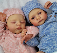 Carica l'immagine nel visualizzatore di Gallery, Pinky Reborn 19" Soft Body Twin Dolls in Gift Box Hand-Painted Reborn Twin Baby Dolls Set