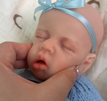 Cargar imagen en el visor de la galería, 12 Inch Sleeping Silicone Reborn Baby Doll Perfect Gift for All Ages