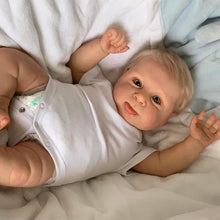 Load image into Gallery viewer, 18 inch Adorable Realistic Reborn Baby Doll Lifelike Soft Silicone Lovely Newborn Baby Dolls Girl Cuddly Toddler Baby Dolls Gift for Kids