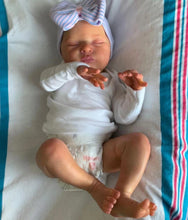 画像をギャラリービューアに読み込む, 19 Inch Real Looking Reborn Baby Dolls Soft Silicone Reborn Baby Doll Lifelike Newborn Baby Girl Xmas Gift