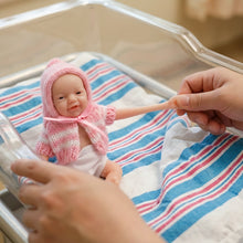 Laden Sie das Bild in den Galerie-Viewer, Pinky Reborn Mini Realistic Reborn Baby Doll Girl 6 Inch 15cm Solid Silicone Doll Newborn Baby Dolls Silicone Full Body Palm Doll Toy
