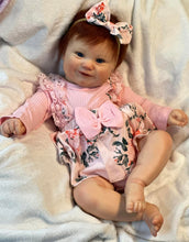 Cargar imagen en el visor de la galería, 20 Inch Real Life Newborn Baby Dolls Lifelike Reborn Baby Doll Maddie Realistic Baby Doll Girl Birthday Xmas Gift
