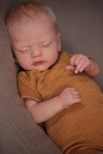 Carica l'immagine nel visualizzatore di Gallery, 19 Inch Sleeping Newborn Baby Dolls Adorable Cuddly Realistic Baby Dolls Girl Lifelike Soft Cloth Body Baby Dolls Gift