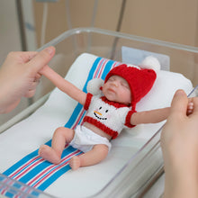 Laden Sie das Bild in den Galerie-Viewer, Pinky Reborn Realistic Reborn Baby Dolls Girl 8 Inch 20cm Soft Solid Platinum Silicone Full Body Mini Handy Baby Flexible Elastic Newborn Baby Doll Toy