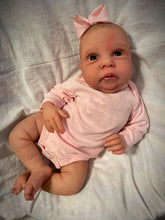 Load image into Gallery viewer, 20inch Adorable Realistic Newborn Baby Dolls Girl Lifelike Realistic Silicone Reborn Baby Dolls Gift for Kids