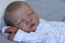 Carica l'immagine nel visualizzatore di Gallery, 19inch Cuddler Lifelike Reborn Baby Doll Sleeping Realistic Newborn Baby Doll Cloth Body Baby Dolls