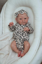 Load image into Gallery viewer, 19 Inch Lovely Lifelike Reborn Baby Dolls Girls Ava Adorable Realistic Newborn Toddler Baby Dolls Gift
