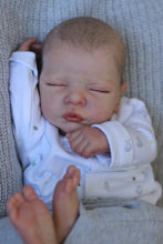 Carica l'immagine nel visualizzatore di Gallery, 19inch Cuddler Lifelike Reborn Baby Doll Sleeping Realistic Newborn Baby Doll Cloth Body Baby Dolls