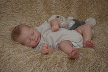 Загрузить изображение в средство просмотра галереи, 21 Inch Adorable Sleeping Realistic Newborn Baby Dolls Girl Lovely Baby Doll Girl Gift for Kids