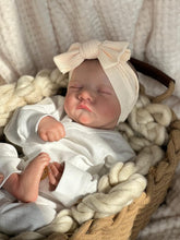 Load image into Gallery viewer, Reborn Baby Dolls 19 Inch Realistic Newborn Baby Dolls Soft Silicone Baby Doll with Clothes and Toy Accessories, White