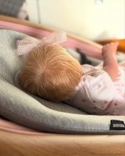 Carica l'immagine nel visualizzatore di Gallery, Rosalie 20-Inch Reborn Baby Doll Gift Set Choose Full Vinyl Girl or Soft Body Rooted Blonde Hair, Closed Eyes Includes Pacifier, Bottle & Birth Certificate 1.2KG Realistic Weight