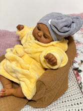 画像をギャラリービューアに読み込む, 20-Inch Realistic Black Reborn Baby Girl Doll | Full Vinyl Sleeping Newborn with Curly Black Hair & Yellow Sleep Gown | Lifelike Skin Touch, Poseable Limbs, Eyes Closed
