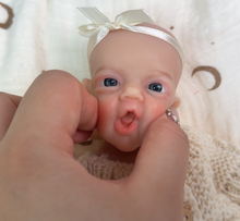 Load image into Gallery viewer, 8 inch Mouth Can Open Super Soft Solid Platinum silicone Flexible Elastic Mini Handy Baby Reborn Charlie Girl Doll