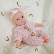 Load image into Gallery viewer, Pinky Reborn 8 Inch Mini Reborn Baby Dolls ,Full Silicone Baby Girl,Tiny Silicone Baby Dolls ,Mini Realistic Newborn Baby Doll Bettie with Clothes Set & Feeding Accessories