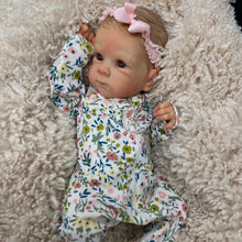 Carica l'immagine nel visualizzatore di Gallery, 18 Inch Lovely Realistic Reborn Baby Dolls Cloth Body Lifelike Newborn Baby Dolls Girl Preemie Baby Doll