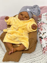 画像をギャラリービューアに読み込む, 20-Inch Realistic Black Reborn Baby Girl Doll | Full Vinyl Sleeping Newborn with Curly Black Hair & Yellow Sleep Gown | Lifelike Skin Touch, Poseable Limbs, Eyes Closed