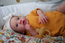 Cargar imagen en el visor de la galería, 19inch Realistic Reborn Baby Doll Handmade Lifelike Soft Cloth Body Baby Dolls Girl Gift for Kids