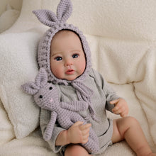 Carica l'immagine nel visualizzatore di Gallery, Pinky Reborn 19 Inch Reborn Baby Dolls Raven  Cozy Bunny Baby Doll with Blue Eyes Gray Hoodie Soft Cloth Body for Hugging (48cm)