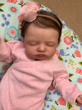 Cargar imagen en el visor de la galería, 20inch Real Life Reborn Baby Doll Girl Sleeping Realistic Newborn Baby Doll Lifelike Reborn Toddler Dolls Xmas Gift