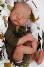 Cargar imagen en el visor de la galería, Lifelike Reborn Levi Baby Dolls Soft Silicone Vinyl Realistic Newborn Baby Dolls That Look Real Babies