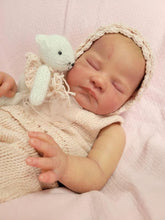Carica l'immagine nel visualizzatore di Gallery, 19 Inch Sleeping Lovely Newborn Baby Dolls Lifelike Realistic Baby Dolls Girl Cuddly Baby Dolls Gift