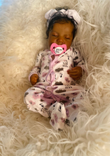 画像をギャラリービューアに読み込む, 19 Inch Adorable Real Reborn Baby Dolls Levi Sleeping Lifelike Reborn Baby Girl Doll Cloth Body Black African American Realistic Reborn Baby Doll