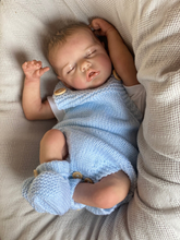 画像をギャラリービューアに読み込む, 18 Inch Lovely Realistic Newborn Baby Dolls Soft Silicone Real Looking Sleeping Reborn Baby Doll Girl Birthday Xmas Gift for Kids Age 3+