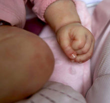 Cargar imagen en el visor de la galería, 20 / 24 Inch Reborn Baby Dolls Girl Real Life Silicone Baby Dolls Realistic Reborn Toddler Doll Named Maddie