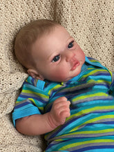 Cargar imagen en el visor de la galería, 18 Inch Realistic Reborn Baby Dolls Evi Handmade Lifelike Silicone Simulation Baby Doll Real Life Baby Doll
