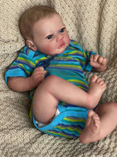 Cargar imagen en el visor de la galería, 18 Inch Realistic Reborn Baby Dolls Evi Handmade Lifelike Silicone Simulation Baby Doll Real Life Baby Doll