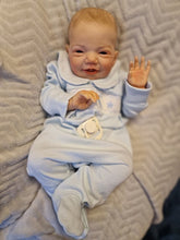 Carregar imagem no visualizador da galeria, 20 Inch Realistic Newborn Baby Dolls Girl Lifelike Reborn Baby Doll Birthday Xmas Gift