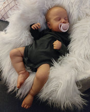 Load image into Gallery viewer, Real Looking Newborn Baby Doll 20 Inch Lifelike Reborn Baby Doll Realistic Sleeping Reborn Baby Dolls Girl