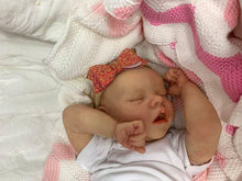 Загрузить изображение в средство просмотра галереи, 18 Inch Real Life Size Reborn Baby Dolls Silicone Lifelike Reborn Baby Girl Realistic Newborn Baby Dolls