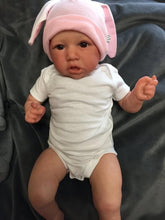 Laden Sie das Bild in den Galerie-Viewer, 22" Saskia Silikon Lebensechte Babypuppe Real Life Size Reborn Todder Geschenk für Kinder