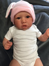Laden Sie das Bild in den Galerie-Viewer, 22" Saskia Silikon Lebensechte Babypuppe Real Life Size Reborn Todder Geschenk für Kinder