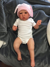 Laden Sie das Bild in den Galerie-Viewer, 22" Saskia Silikon Lebensechte Babypuppe Real Life Size Reborn Todder Geschenk für Kinder