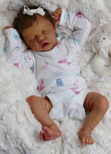 Load image into Gallery viewer, Handmade Reborn Baby Doll 18" Silicone Lifelike Baby Girl
