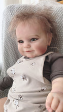 Cargar imagen en el visor de la galería, 24 inch Lifelike Reborn Baby Dolls Girl Maddie Realistic Newborn Cuddly Baby Toddler Popular Girl Doll Soft Body Silicone Doll Gift for Kids