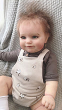Cargar imagen en el visor de la galería, 24 inch Lifelike Reborn Baby Dolls Girl Maddie Realistic Newborn Cuddly Baby Toddler Popular Girl Doll Soft Body Silicone Doll Gift for Kids