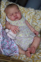 Load image into Gallery viewer, 19 Inch Silicone Simulation Real Life Reborn Baby Dolls Lifelike Newborn Baby Doll Realistic Reborn Toddler