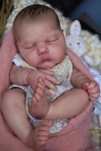 Load image into Gallery viewer, 19 Inch Silicone Simulation Real Life Reborn Baby Dolls Lifelike Newborn Baby Doll Realistic Reborn Toddler