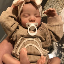 Load image into Gallery viewer, 18" Lifelike Reborn Baby Dolls Silicone Realistic Soft Vinyl Newborn Baby Dolls That Look Real