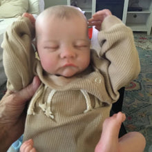 Load image into Gallery viewer, 18" Lifelike Reborn Baby Dolls Silicone Realistic Soft Vinyl Newborn Baby Dolls That Look Real