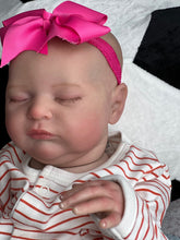 Laden Sie das Bild in den Galerie-Viewer, Reborn Baby Dolls Laura Sleeping Weiches Silikon Reborn Baby Girl Doll Frühchen Lebensechte Reborn Baby Doll Reborn Baby Geschenk für Kinder