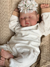 Laden Sie das Bild in den Galerie-Viewer, Realistische Reborn-Babypuppen, schlafende weiche Silikon-Reborn-Babypuppe, lebensechte Reborn-Babypuppe