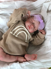 Load image into Gallery viewer, Lifelike Reborn Baby Dolls Realistic Reborn Baby Doll Girl 20 Inch Newborn Baby Dolls