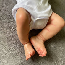 Загрузить изображение в средство просмотра галереи, Lifelike Reborn Toddler 19 Inch Realistic Newborn Baby Doll Boy Full Silicone Body Reborn Baby Dolls