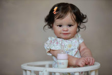 Carica l&#39;immagine nel visualizzatore di Gallery, 24 Inch Adorable Real Life Newborn Baby Dolls Lifelike Cuddly Reborn Baby Doll Maddie Realistic Baby Doll Girl Gift
