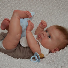 Laden Sie das Bild in den Galerie-Viewer, 18 inch Adorable Realistic Reborn Baby Dolls Soft Cloth Body Blue Eyes Baby Doll Lifelike Newborn Baby Dolls Sebby

